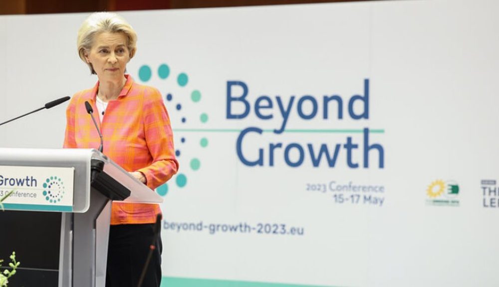 Ursula von der Leyen se jako předsedkyně Evropské komise zúčastnila konference Beyond Growth (foto: Alexis Haulot)